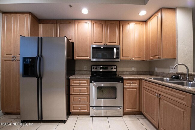 Foto del edificio - 9745 Touchton Rd