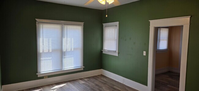 Building Photo - 514 W Main St