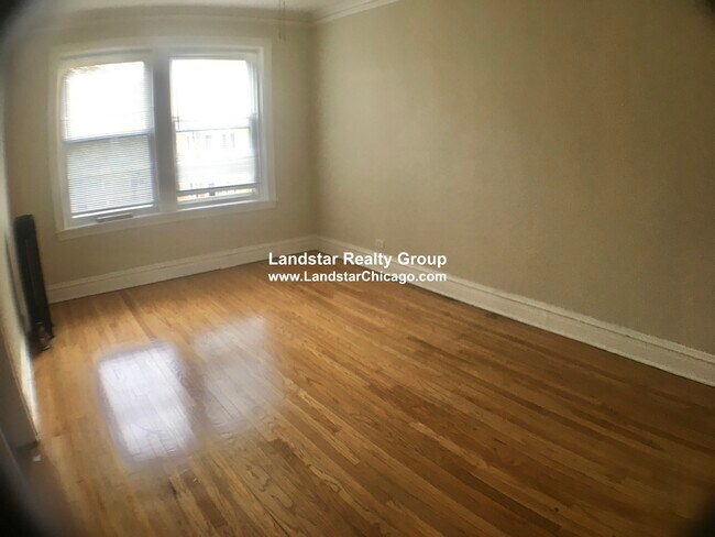 Foto del edificio - 4826.5 W Addison St