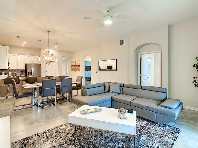 Building Photo - 1520 Oasis Club Blvd