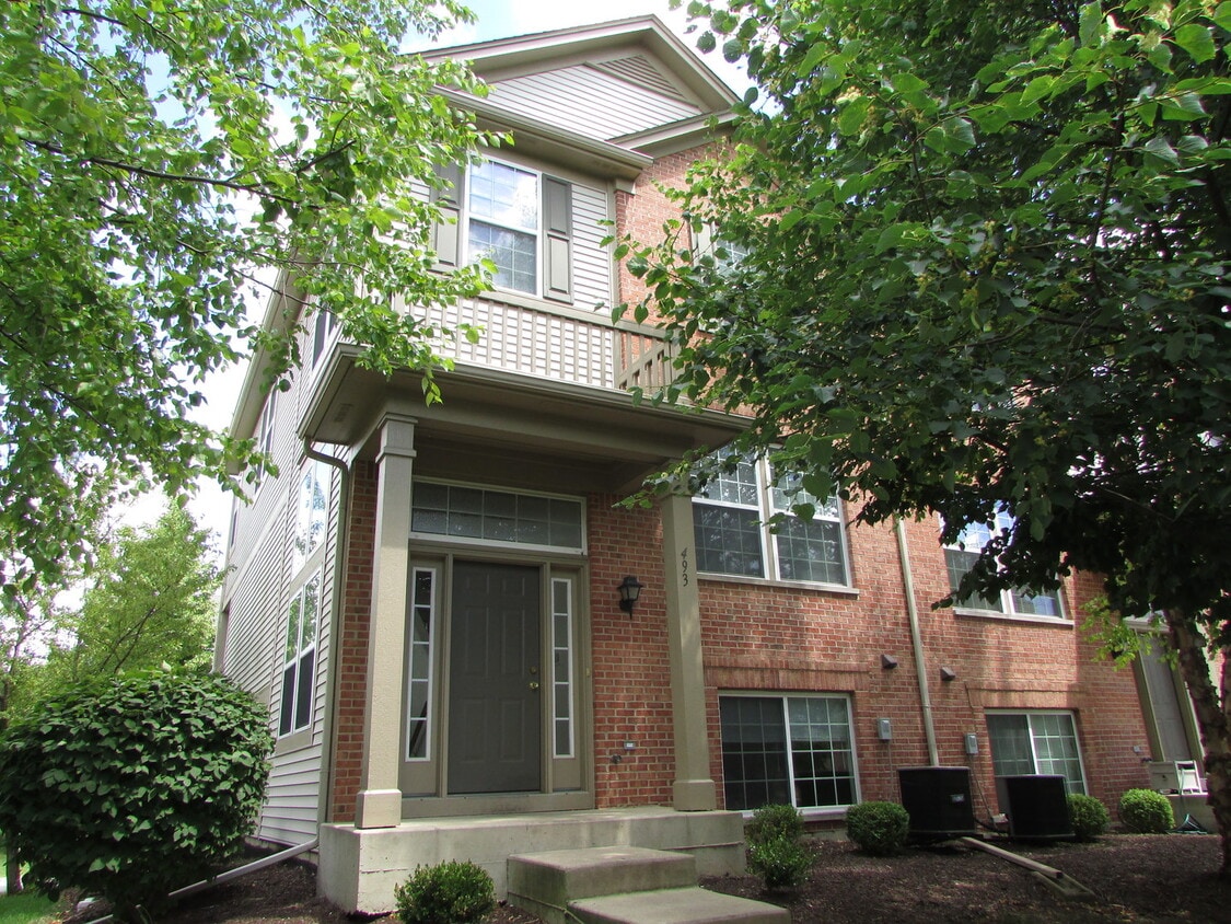 Primary Photo - 493 Conservatory Ln