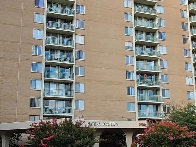 Foto del edificio - 501 Slaters Ln