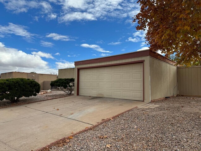 Foto del edificio - 3BR/2BA/2CG, 1514 sq.ft. rental in Sierra Vista, AZ