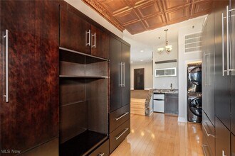 Building Photo - 408 W St Clair Ave