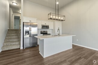 Building Photo - 761 United Dr