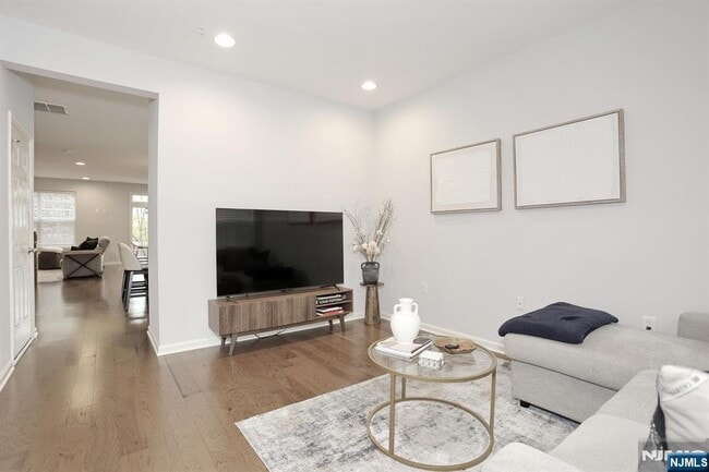 Building Photo - 4 Masterson Ct