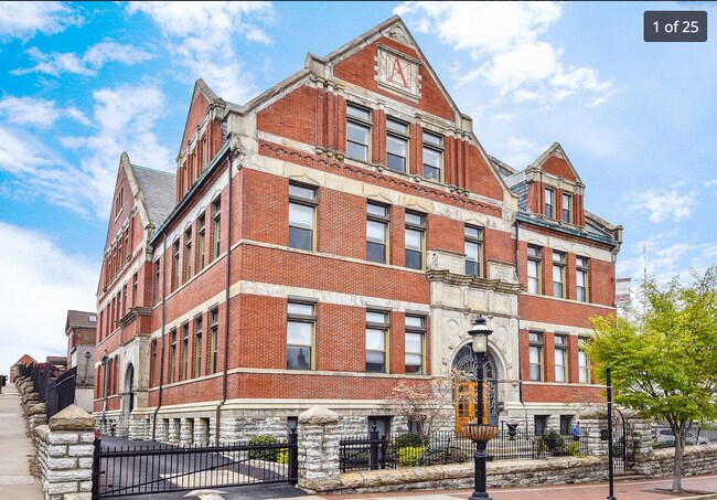 Building Photo - 1125 St Gregory St