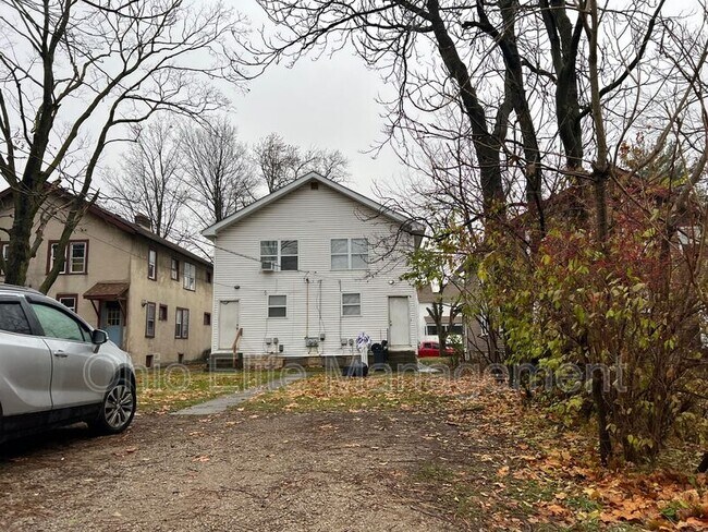 Foto del edificio - 1483 Republic Ave