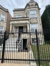 Building Photo - 4334 W Monroe St