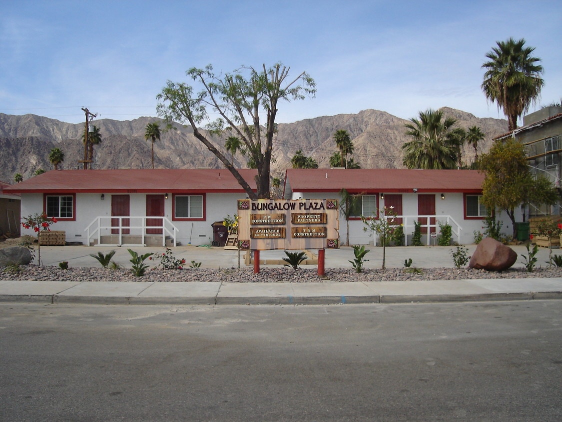Building Photo - 51065-51081 Avenida Mendoza