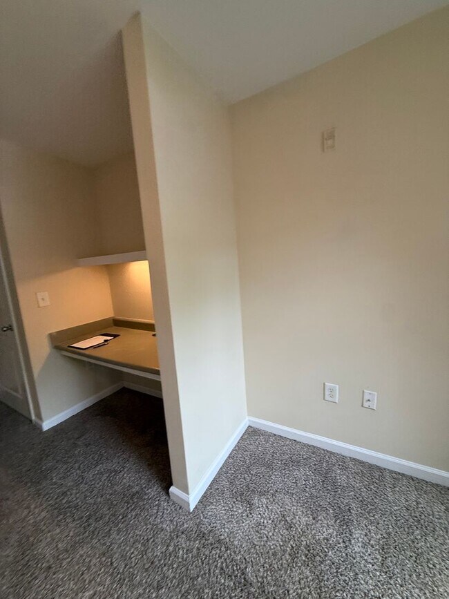 Foto del edificio - 3704 Spruce Ridge Way