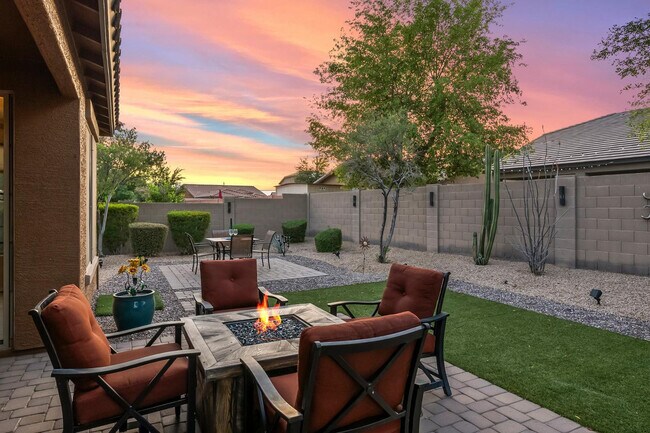 Foto del edificio - 16048 W Papago St