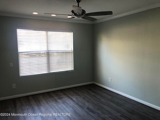 Foto del edificio - 1711 Waters Edge Dr
