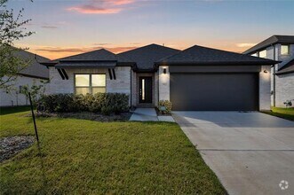 Building Photo - 502 Huntley Dr