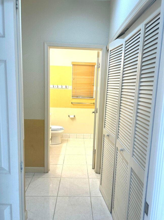 Building Photo - 2017 Prairie Key Rd