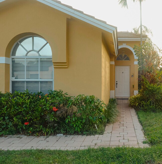 Foto del edificio - 14750 SW 156th Ave