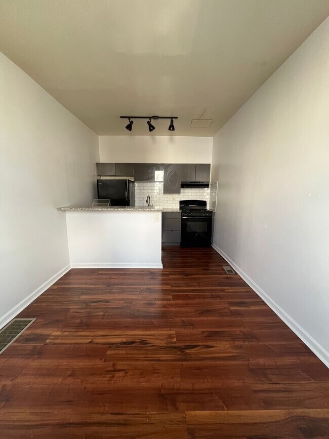 Foto del edificio - 2600 E Somerset St
