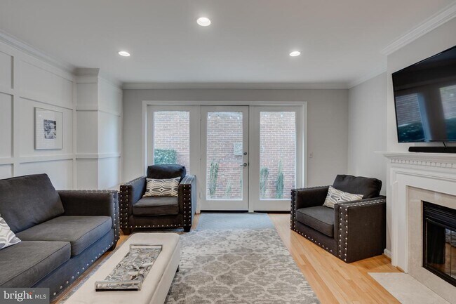 Foto del edificio - 122 Waterford Pl