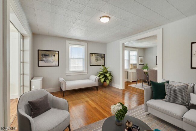 Building Photo - 23 Meeker Pl