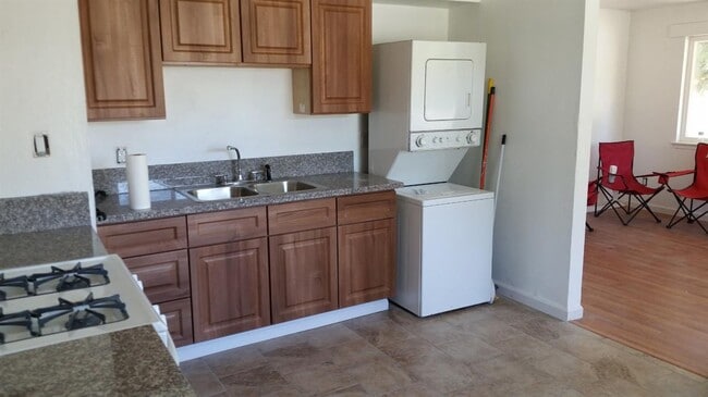 Photo - 440 - 444 Harding Ave Apartment