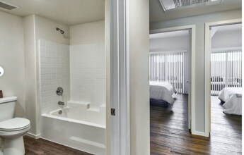 Interior Photo - Mariners Landing