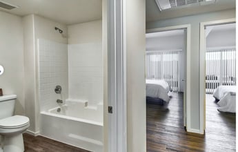 Interior Photo - Mariners Landing