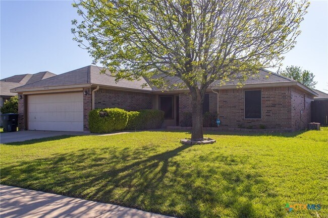 Foto del edificio - 4406 Bowles Dr