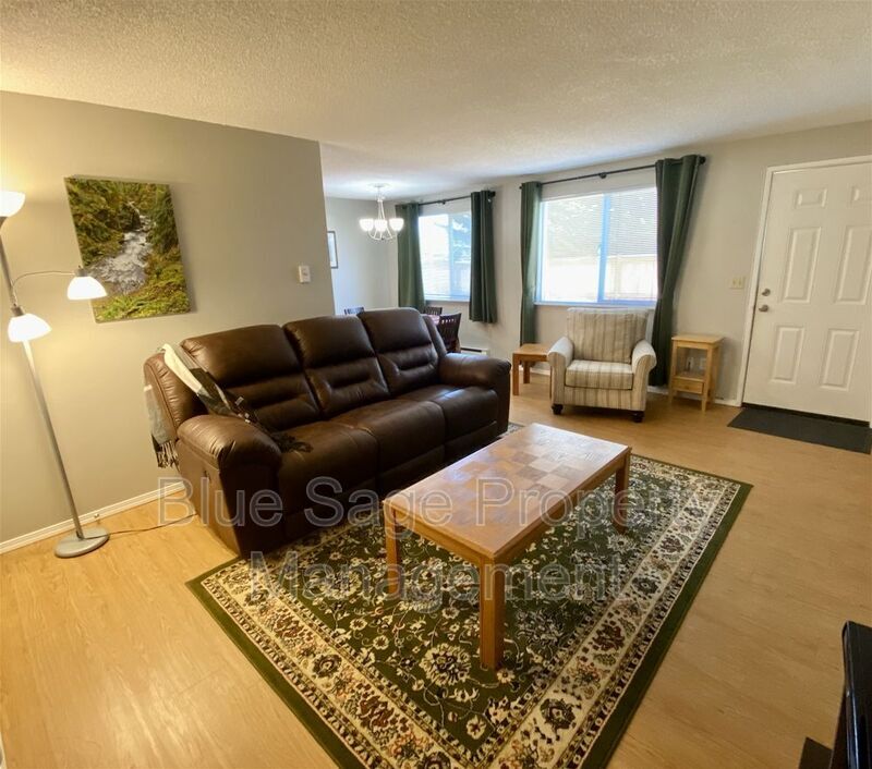 Foto principal - 937 W 12th St