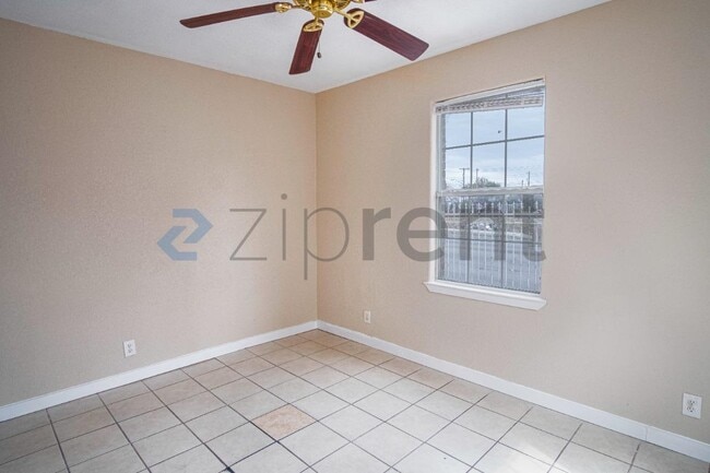 Building Photo - 717 N Colorado St