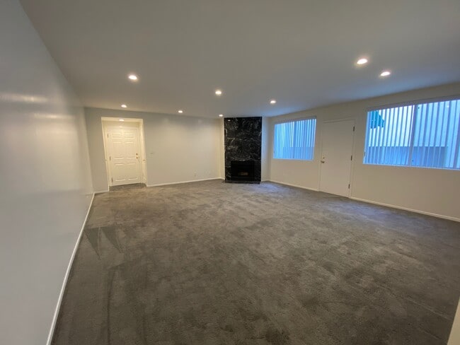 Huge Main Living Area - Large Remodeled 2x2 Unit with Huge Patio