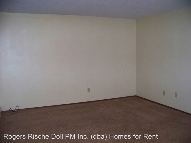 Building Photo - 112 E Henni Rd