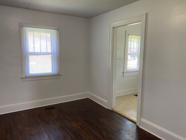 Foto del edificio - 1317 Highland Dr