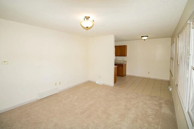 Foto del edificio - Three Bedroom Home in Derby!