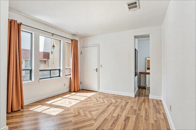 Foto del edificio - 4609 Mellow Hollow Dr