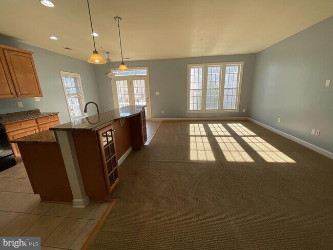 Building Photo - 635 Pelican Ave