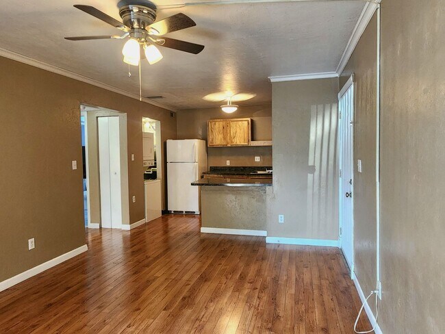 Building Photo - FOR RENT1 bedroom 1 bath condo first floor