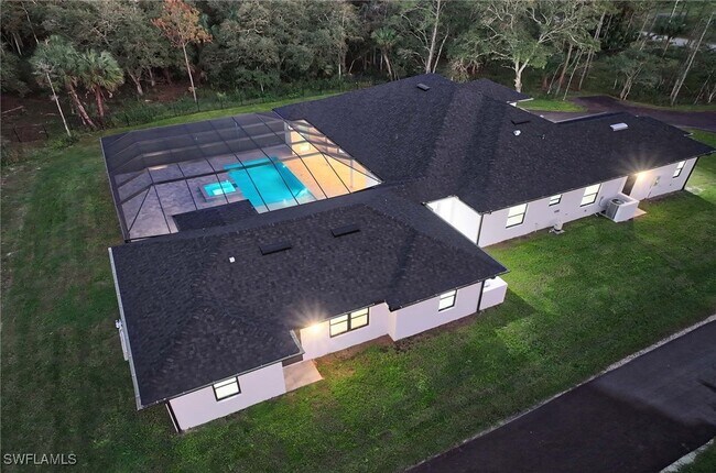 Foto del edificio - 219 33rd Ave NW