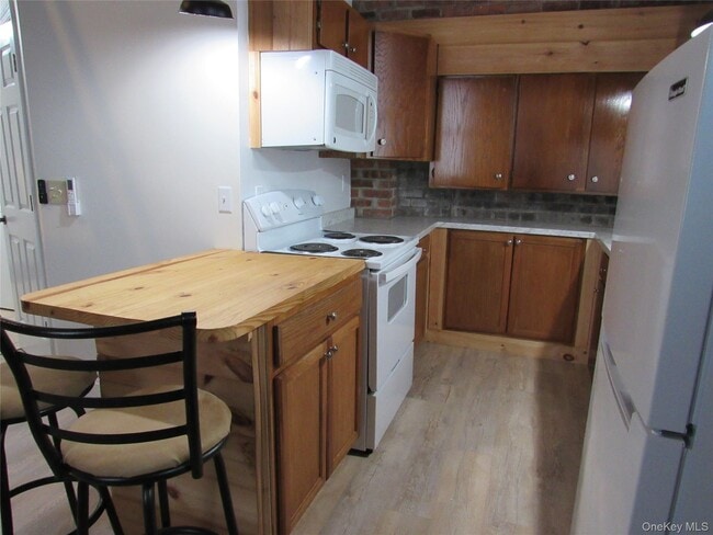 Building Photo - 76 Webster Ave