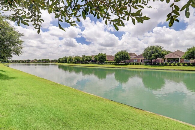 Building Photo - 26323 Crystal Cove Ln