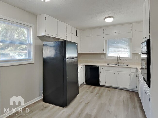 Building Photo - 2945 Botany Dr