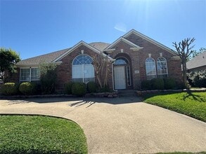 Building Photo - 1418 Jennifer Dr