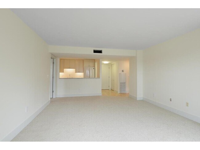 Foto del edificio - 1425 W 28th St