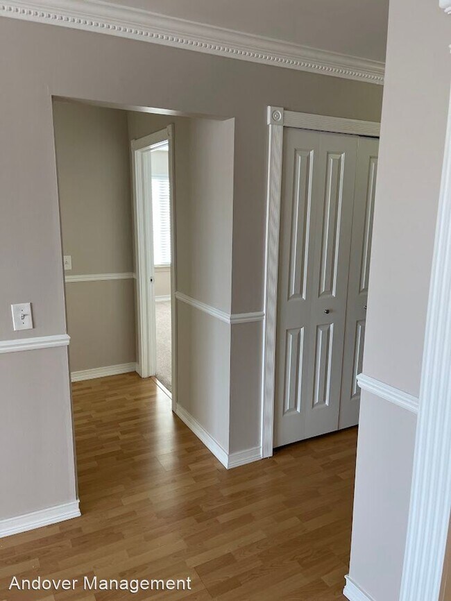 Foto del edificio - 2 br, 1 bath House - 1160 Catalpa Dr Apt #208