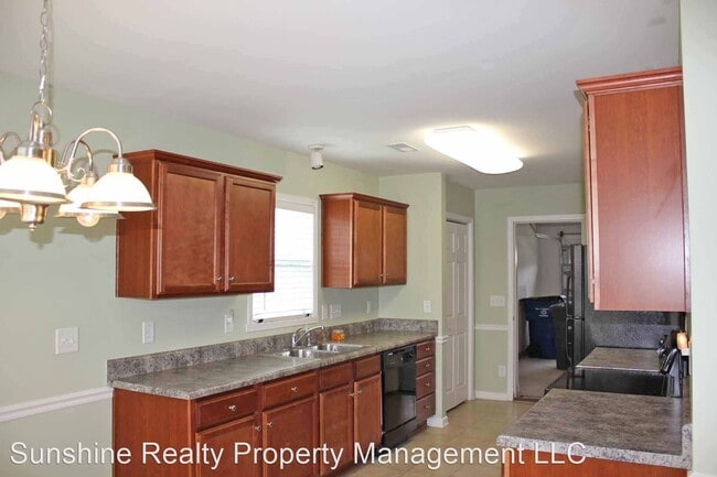 Building Photo - 3 br, 2 bath House - 328 Slate Dr