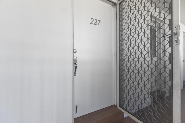 Foto del edificio - 5401 NW 2nd Ave