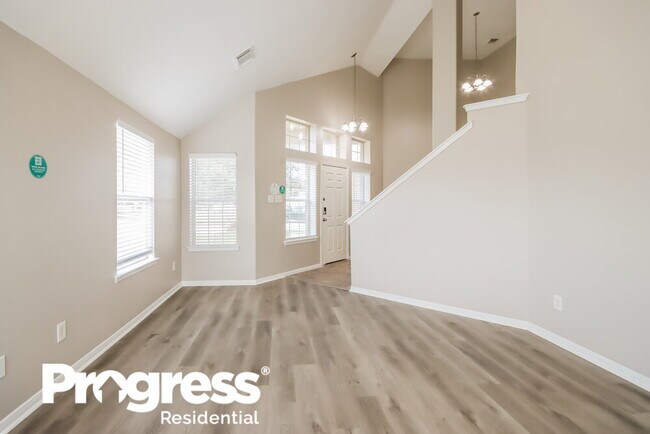 Foto del edificio - 1402 Baychester Ln