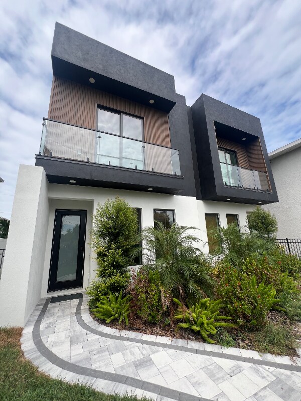 Foto principal - 1627 9th Ave N