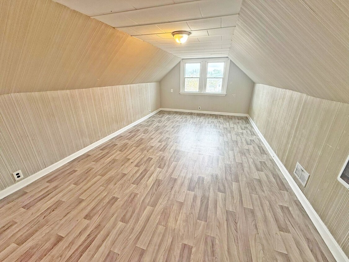 Foto principal - 8505 Garfield Blvd