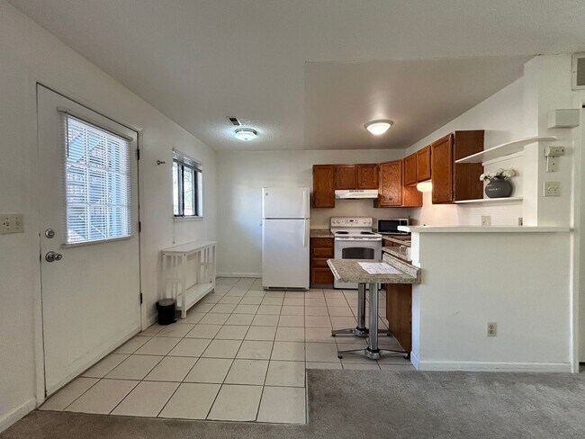 Building Photo - One Bedroom Apartment For Rent Near CU At Wimbelton ll