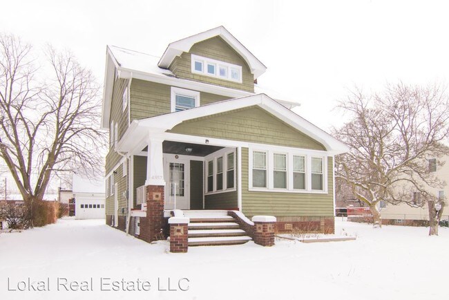Building Photo - 4357 W 131st St